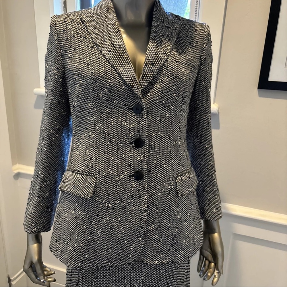 MINT GIORGIO ARMANI BLACK/ GREY Boucle TWEED  Blazer  Suit Skirt Sz 10/12